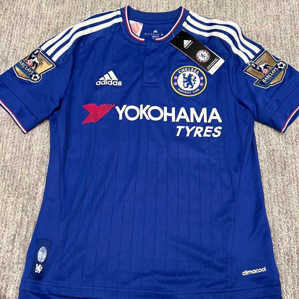 NWT Chelsea shirt with PL badging sz youth large